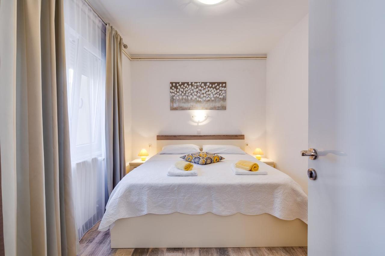 Juric Apartments-rab Palit