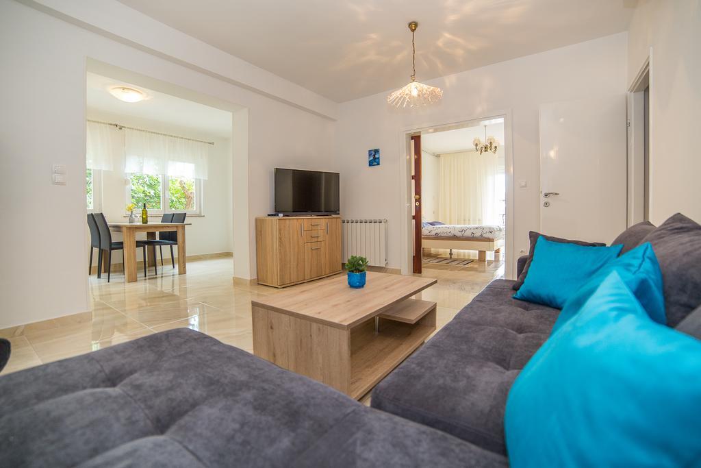Juric Apartments-rab Apartma